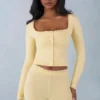 Cárdigan de manga larga de punto Tahlia en amarillo mantequilla