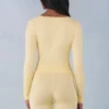 Cárdigan de manga larga de punto Tahlia en amarillo mantequilla