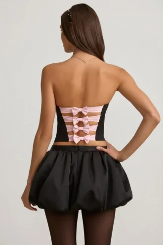 Falda Clemmy de talle medio con bajo abullonado en negro