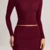 Falda de modal Cali con fruncidos y cintura media en rojo vino