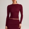 Falda de modal Cali con fruncidos y cintura media en rojo vino