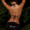 Falda de ropa de baño metalizada con fruncidos en negro