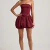 Falda de talle medio con bajo abullonado Clemmy en rojo vino