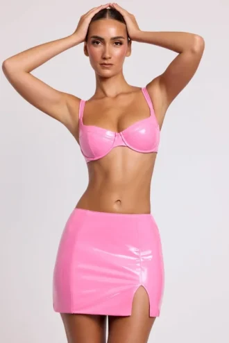 Falda de vinilo con abertura en el muslo Nyx en rosa