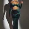 Falda larga de terciopelo de talle medio Nixie en verde esmeralda