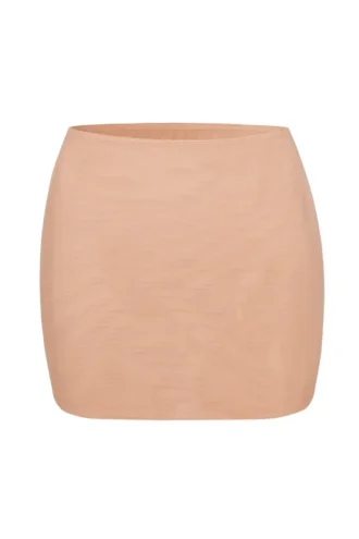 Falda micro mini de malla suave de talle bajo de Intimates en color melocotón cálido