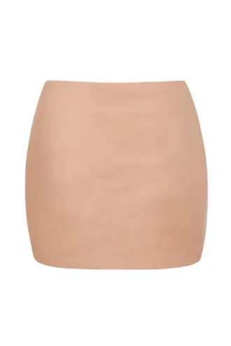 Falda micro mini de malla suave de talle bajo de Intimates en color melocotón cálido