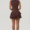 Falda plisada en capas de talle bajo Nada en marrón chocolate