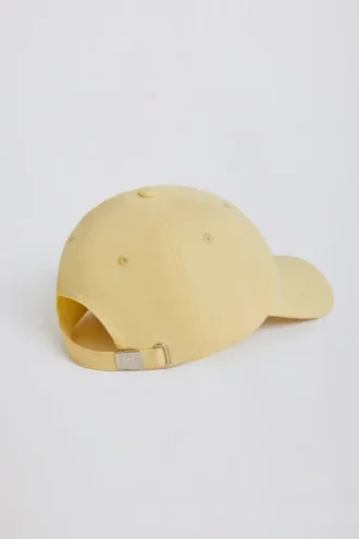 Gorra de béisbol en color limón