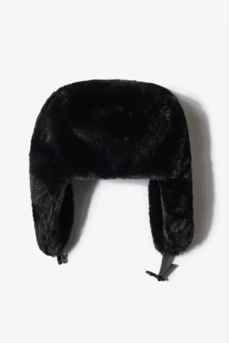 Gorro de cazador de piel sintética en negro