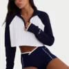 Jersey corto de punto acanalado con cremallera de un cuarto en azul marino clásico