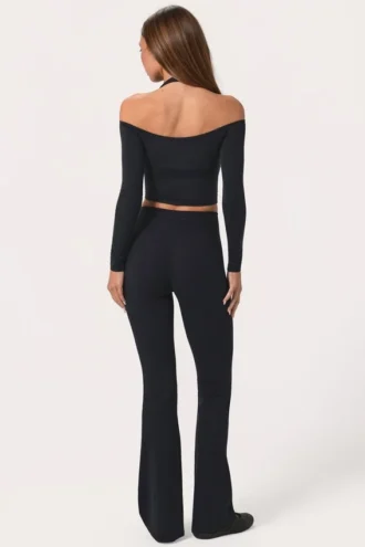 Leggings acampanados Soft Active con cintura en V en negro