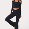 Leggings acampanados Soft Active con cintura en V en negro