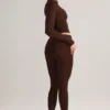 Leggings cortos de talle medio Roux Modal en marrón chocolate