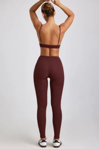Leggings de cintura alta con canalé de modal Linnea Petite en color espresso
