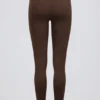 Leggings de jersey cepillado con fruncidos y cintura media en color nueces jaspeado