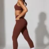 Leggings largos con bolsillos en marrón
