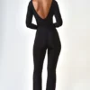 Mono acampanado con escote pronunciado y fruncidos de TENCEL™ Modal en negro