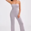 Mono bandeau de punto grueso con bajo acampanado en lavanda apagada
