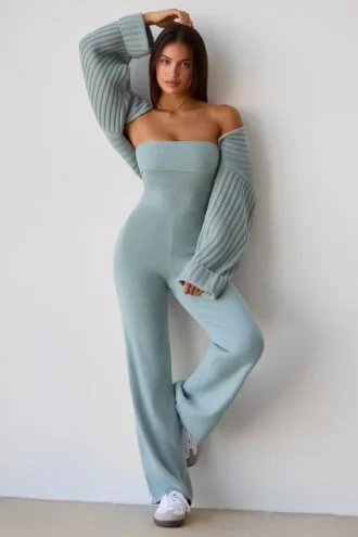 Mono bandeau de punto grueso con pernera acampanada en verde azulado apagado