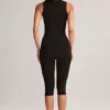 Mono capri ajustado de cuello cuadrado Luma Modal en negro