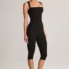 Mono capri ajustado de cuello cuadrado Luma Modal en negro