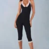 Mono capri Calla con ribete de encaje modal en negro