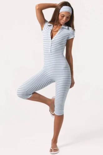 Mono capri de jersey acanalado con rayas azules