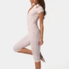 Mono capri de jersey acanalado con rayas rosas