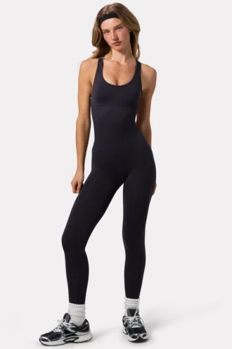 Mono Define Luxe con espalda abierta en negro