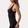 Mono Define Luxe con espalda nadadora en negro