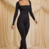Mono Elvina Petite de jersey elástico con cuello vuelto en negro