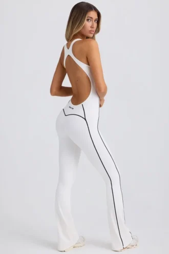 Mono Petite Soft Active con espalda abierta en blanco