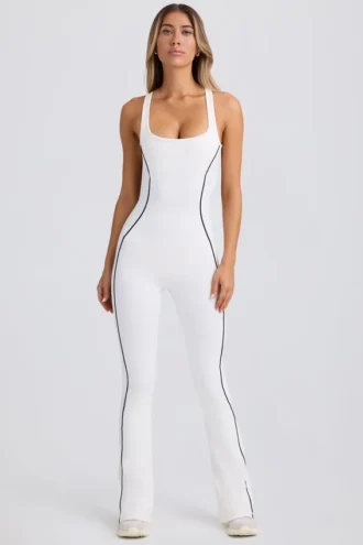 Mono Petite Soft Active con espalda abierta en blanco
