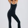 Mono Petite Soft Active con espalda abierta en negro