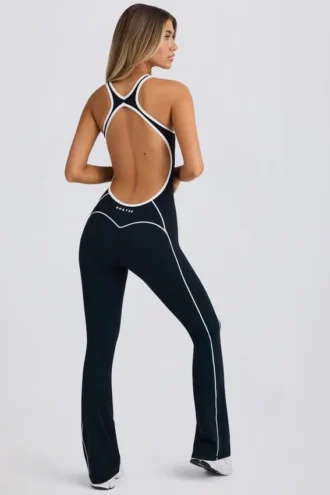 Mono Petite Soft Active con espalda abierta en negro