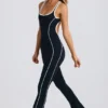 Mono Petite Soft Active con espalda abierta en negro