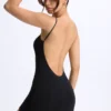 Mono Vera de modal con cuello corazón y espalda baja en negro