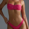 Oh Polly Ropa de baño: Braguitas de bikini cheeky con corte en V y adornos de la edición HOTFIX en color sorbete de frambuesa
