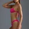 Oh Polly Ropa de baño: Braguitas de bikini cheeky con corte en V y adornos de la edición HOTFIX en color sorbete de frambuesa