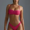 Oh Polly Ropa de baño: Braguitas de bikini cheeky con corte en V y adornos de la edición HOTFIX en color sorbete de frambuesa