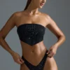 Oh Polly Ropa de baño: Top de bikini bandeau con pañuelo adornado, edición HOTFIX, en negro