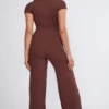 Pantalón ancho de talle medio Nour Tall en color chocolate