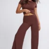 Pantalón ancho de talle medio Nour Tall en color chocolate