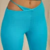Pantalones acampanados con aberturas Valerie Petite en color aguamarina