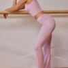 Pantalones acampanados con vuelta alta en rosa suave