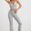 Pantalones acampanados con vuelta de punto grueso en gris jaspeado