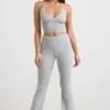 Pantalones acampanados con vuelta de punto grueso en gris jaspeado