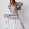 Pantalones acampanados con vuelta de punto grueso en lavanda apagada
