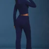 Pantalones acampanados con vuelta y punto trenzado en azul marino